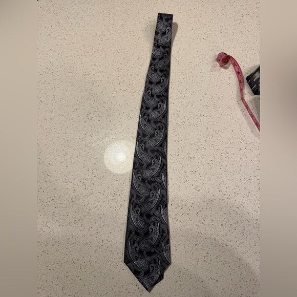 Campus Moda Men’s Adult Elegant Black Paisley Silk Tie - Picture 1 of 7